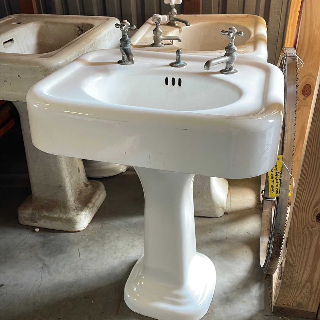 Pedestal Sink