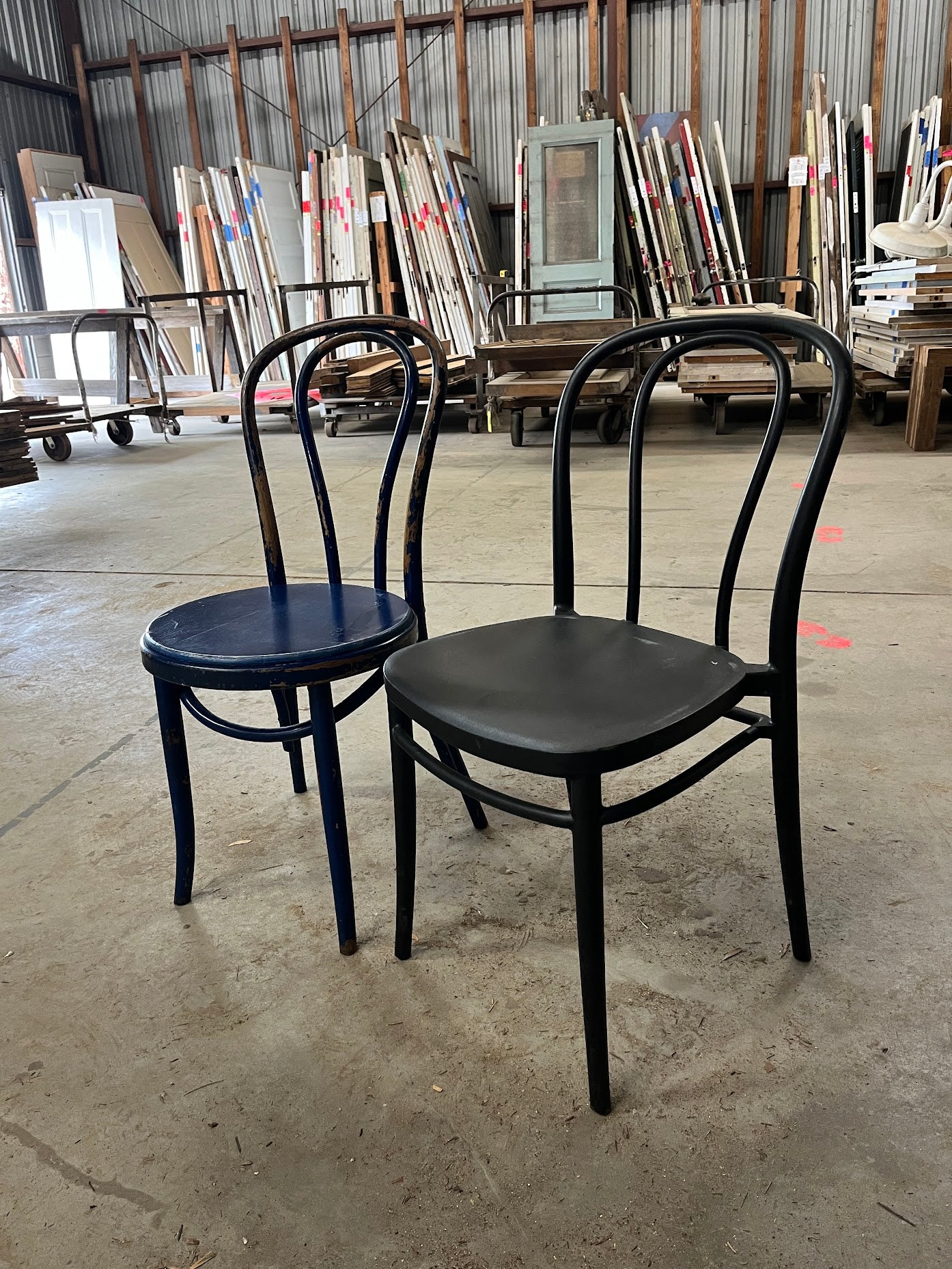 36" Round Table + Chairs